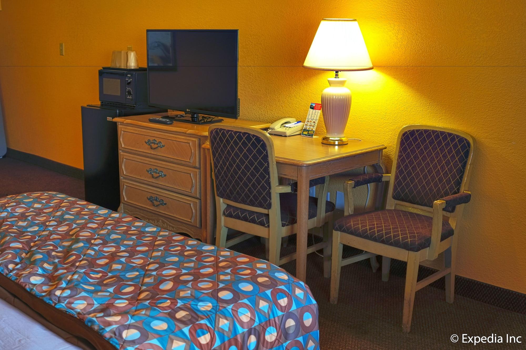 Anaheim Discovery Inn And Suites Exterior photo